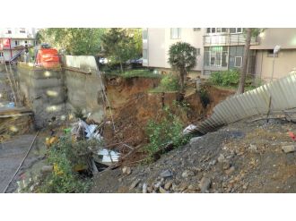 İstanbul’da korkutan göçük !