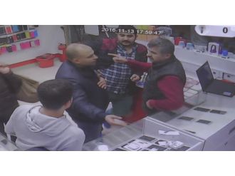 Sahte 600 euro ile telefon almak isterken yakayı ele verdi