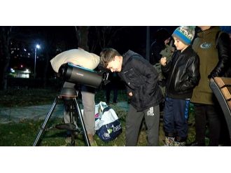 İstanbullular Süper Ay’ı teleskoplarla izlediler