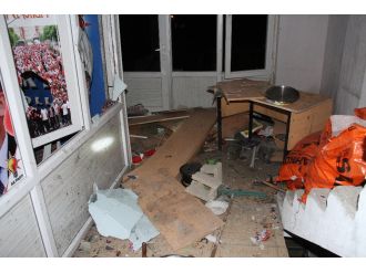 AK Parti İlçe Binasına bombalı saldırı