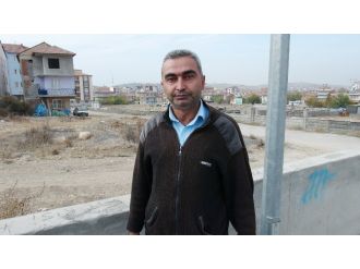 15 Temmuz gecesinden beri nöbet tutuyor