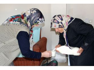 35 yıldır hasta ve refakatçilere ikramda bulunuyor