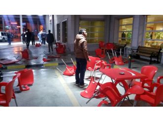 İki aile birbirine girdi: 1’i polis 8 yaralı!