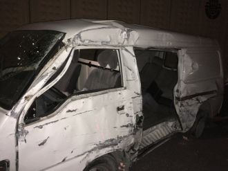 Küçükçekmece’de kamyonet alt geçide çarptı: 1 ölü, 3 yaralı