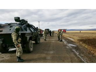 Bomba yüklü araç infilak etti