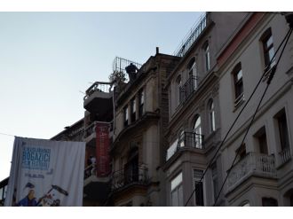 İstiklal Caddesi’nde intihar girişimi