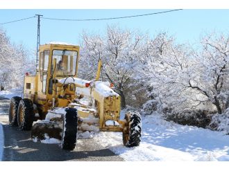 97 köy yoluna kar engeli