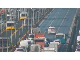 E-5’te trafiği kilitleyen kaza: 1 ölü