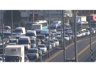 E-5’i kitleyen kaza: 1 ölü