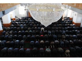 8 ay sonra ilk cuma namazı