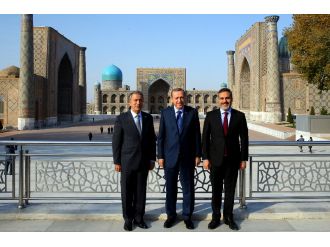 Erdoğan, Semerkant’ta Registan Meydanı’nı gezdi