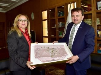 Rektör Kılıç, Kahramanmaraş Büyükşehir Belediye Başkanı Erkoç’u ziyaret etti