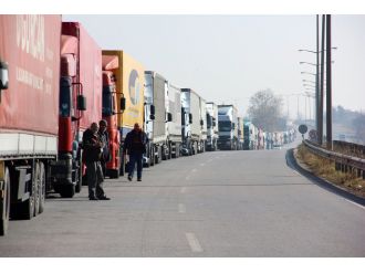 İndirimli mazot bitti, TIR geçişleri durdu