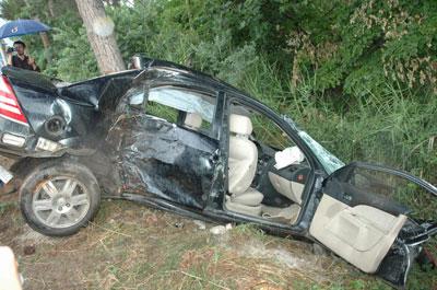 Minibüsle otomobil çarpıştı: 6 yaralı