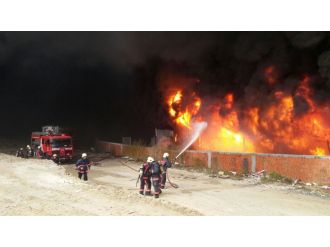 Bayrampaşa’da plastik fabrikasında yangın