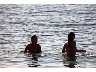 Doğu’da kar, Bodrum’da deniz keyfi