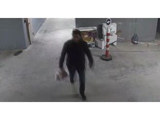 Babasına bombalı paket götüren zanlı hakkında karar