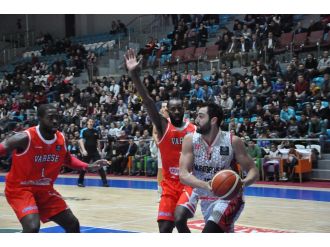 Muratbey Uşak, İtalyan rakibini devirdi