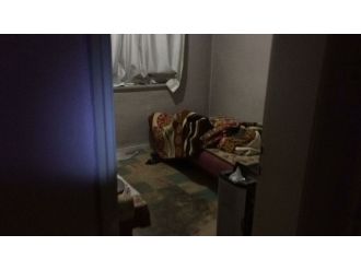 5 gün boyunca annesinin cansız bedeni ile kaldı