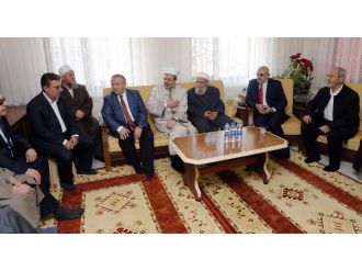 Görmez’den şehit kaymakamın evine ziyaret