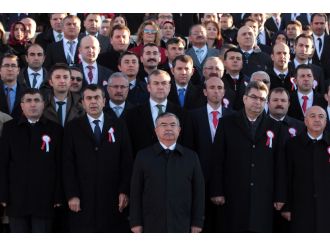 Bakan ve öğretmenlerden Anıtkabir’e ziyaret