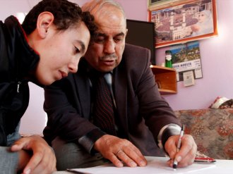 Duayen öğretmen hayatını engellilere adadı