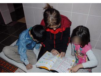 2 çocukla yaşam mücadelesi veriyor: Eşi kuma getirdi, babası bıçakladı