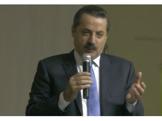 Çelik: Elinizden kalemi alıp silah vermeye çalışıyorlar