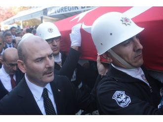 Şehitlerin cenazesini Bakan Soylu taşıdı
