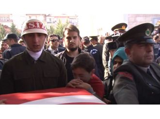 Antalya şehidine ağladı