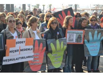 Kadınlar meydanlara indi