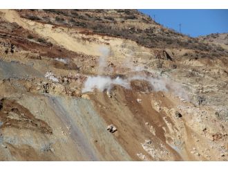 Madencileri arama çalışmalarında dinamit kullanıldı