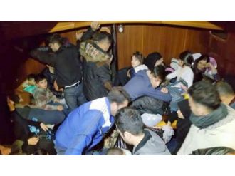 Karaya oturan tekneden 88 kaçak göçmen çıktı