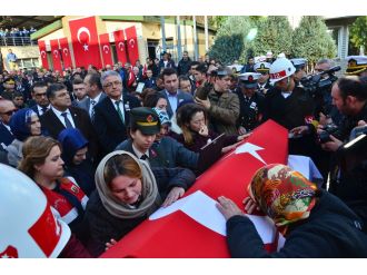 Şehidin ablasından ağlatan feryat