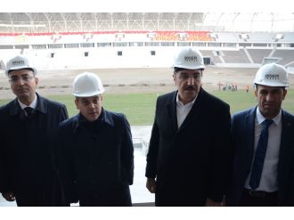 Bakanlar spor tesislerini inceledi