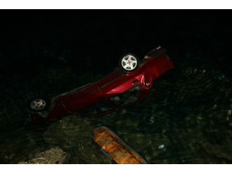 Otomobil denize uçtu: 1 ölü, 1 yaralı