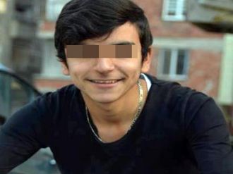 Babasının bıçaklı saldırısında ağır yaralandı