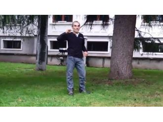 Valilik önünde boğazına bıçak dayadı