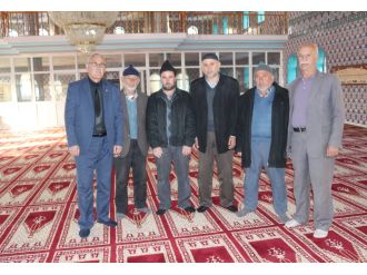 1 yıldır imamsız namaz kılan cemaat imam istiyor