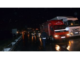 TIR devrildi trafik felç oldu