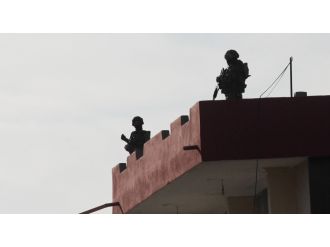 Özel harekat ve çevik kuvvet o mahalleye girdi!