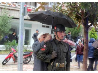 Vatandaş askerine böyle sahip çıktı