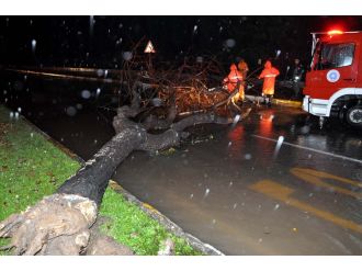 Antalya’da sağanak ve fırtına