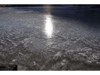 Kars’ta HES barajı dondu!