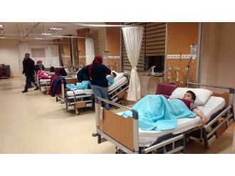 11 öğrenci hastanelik oldu