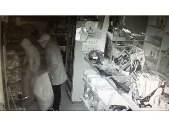 Market hırsızlığı güvenlik kamerasına yansıdı