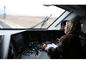 Emine Erdoğan hızlı tren kullandı