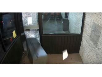 ATM’yi yerinden sökerek çaldılar