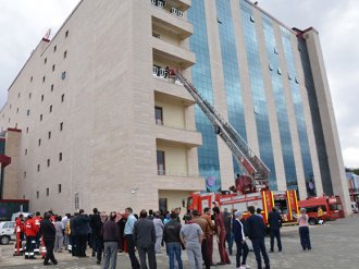 KSÜ SUAH’ta yangın tatbikatı düzenlendi, gerçeğini aratmadı