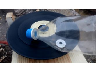 Su ile çalışan gramofon yaptı